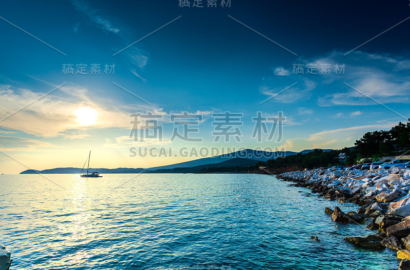 萨索斯惊人的日落和云彩