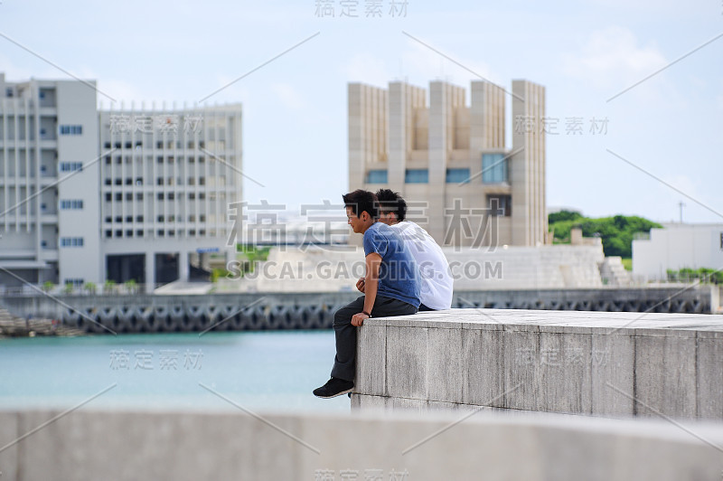 年轻人喜欢跑酷运动