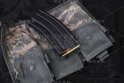 特种武器和战术团队装备黑色制服