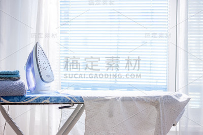 电熨斗和衬衫