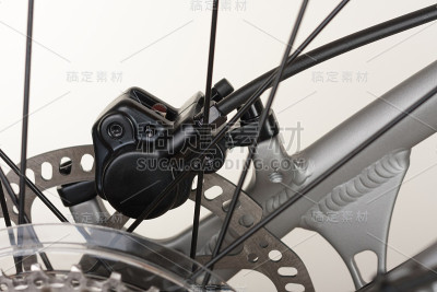 山地车液压后盘式制动器，近距离观察。