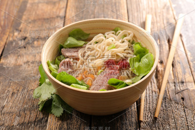 牛肉米粉汤