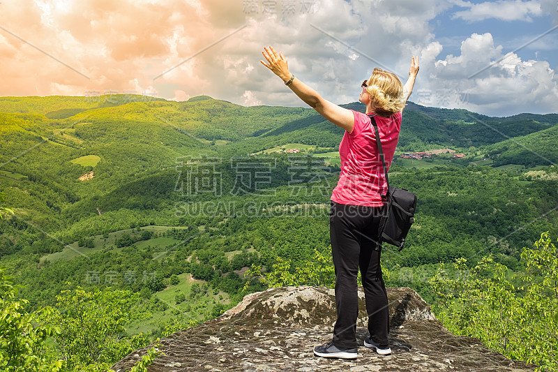 在山上的自由感