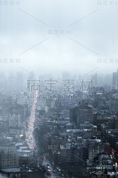 下雨的纽约