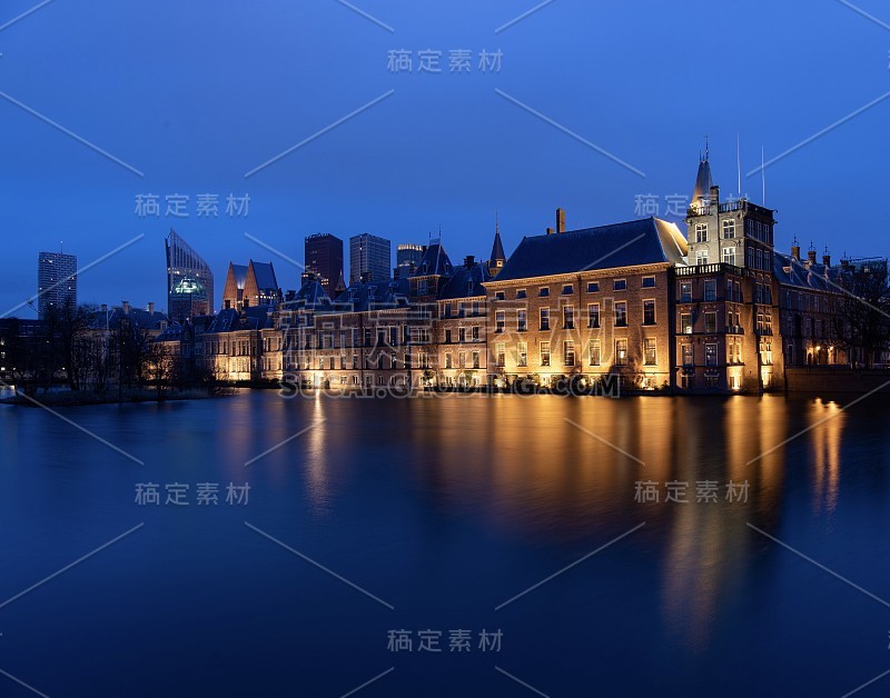 海牙的日出。Binnenhof。