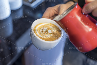 咖啡拿铁艺术