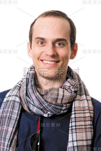 一个戴着围巾的成功年轻人的肖像