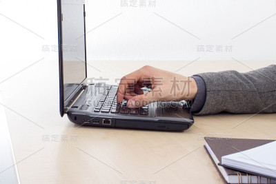 手在键盘