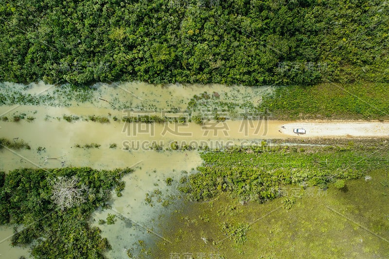 中美洲被淹的道路