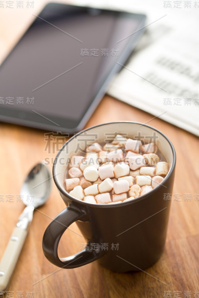 迷你棉花糖和可可饮料