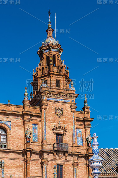西班牙安达卢西亚塞维利亚西班牙广场中央建筑的一部分。它是西班牙建筑中文艺复兴风格的典范。
