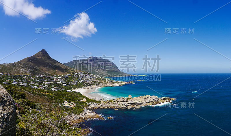 在前往好望角半岛的路上，Llandudno恒星海滩的全景