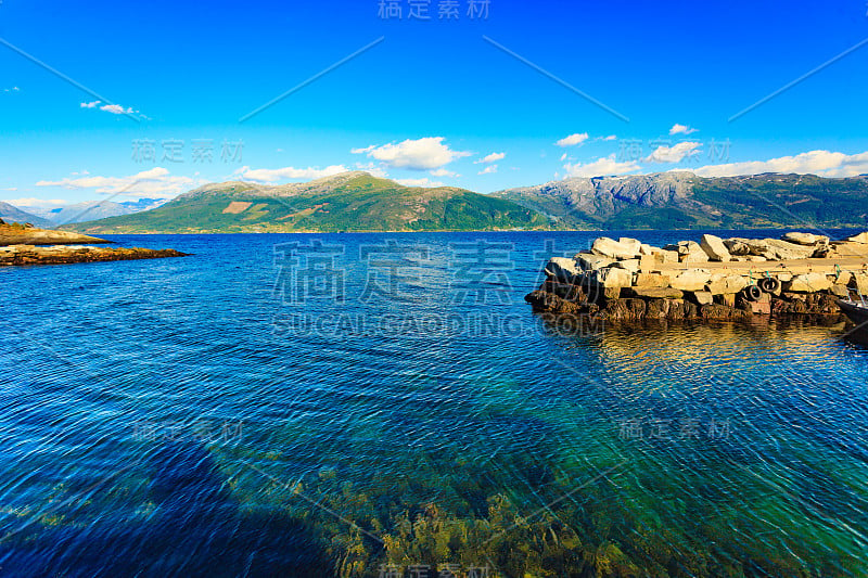 山脉峡湾景观，挪威