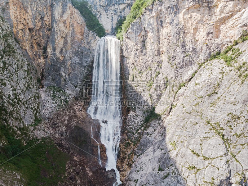 博卡瀑布在特里格拉夫国家公园，斯洛文尼亚，Bovec，欧洲