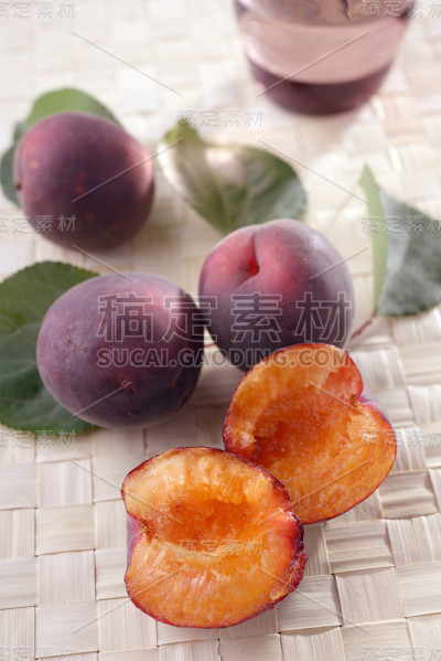 黑色杏