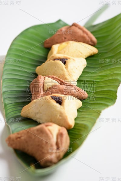 犹太人自制的哈曼塔辛饼干或棕榈叶白底饼干