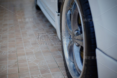 汽车轮。