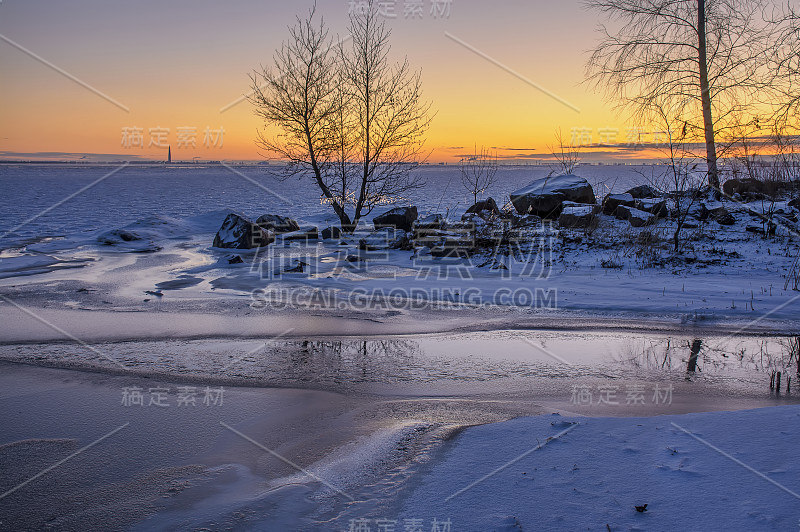 Sunny day February 29, 2020 on the shores of the G