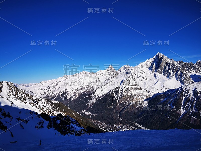 夏蒙尼勃朗峰法国山山顶滑雪滑雪板滑雪板旅行旅行者