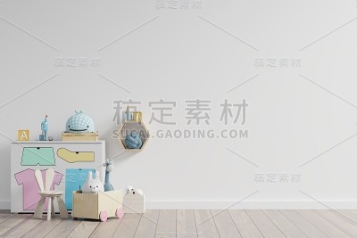 以白色墙壁为背景，模拟儿童房间的墙壁。