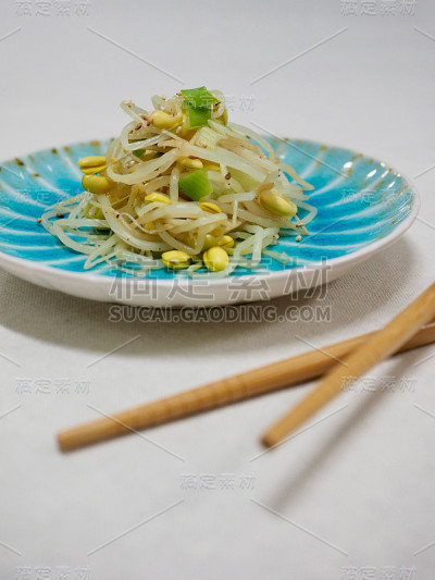 韩国菜调味豆芽，混合豆芽