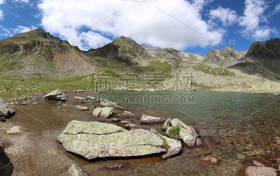 全景阿尔卑斯山脉湖泊，Kühtai，蒂罗尔，奥地利