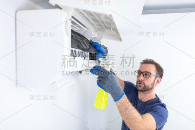 空调维修和保养，固定空调，清洗过滤网。