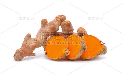 姜黄根孤立在白色背景上