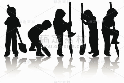 男孩用铁锹