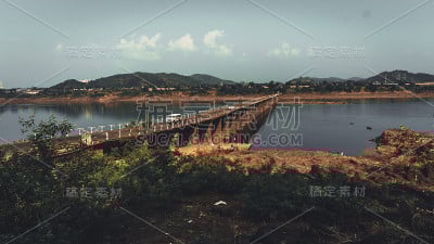 雕像的团结