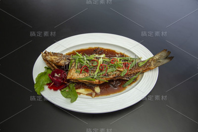 辣的酱汁鱼