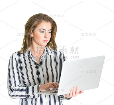 年轻女人，腰部向上-笔记本电脑-白色背景
