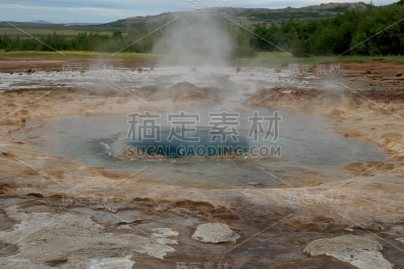 冰岛的 Strokkur Geysir