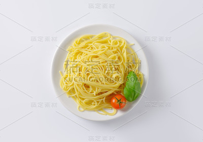 一盘熟意大利面