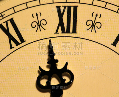 钟面的滴答声