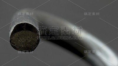 黑色背景上的钢尾螺丝钩。
