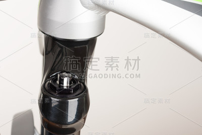 悬挂自行车叉气阀，近观
