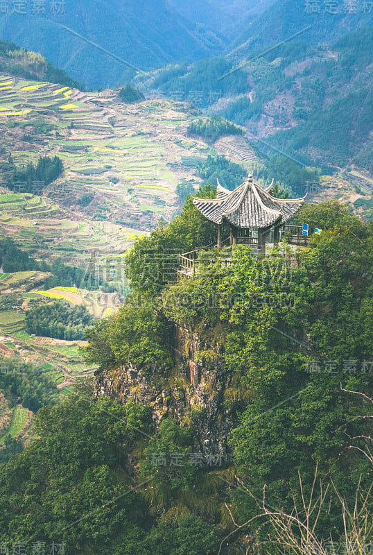 风景秀丽，景色青山绿水