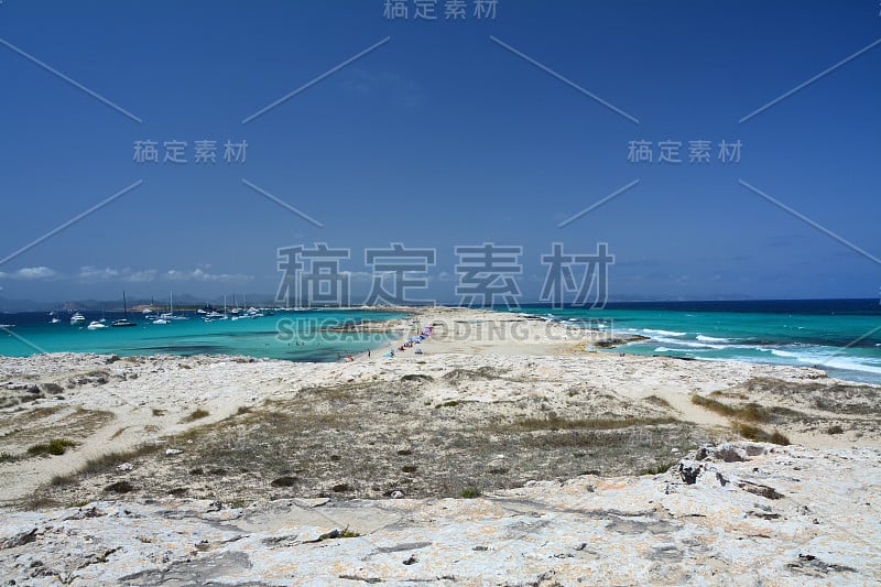 福门特拉岛海滩上的住处