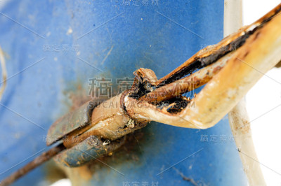 生锈的自行车电缆