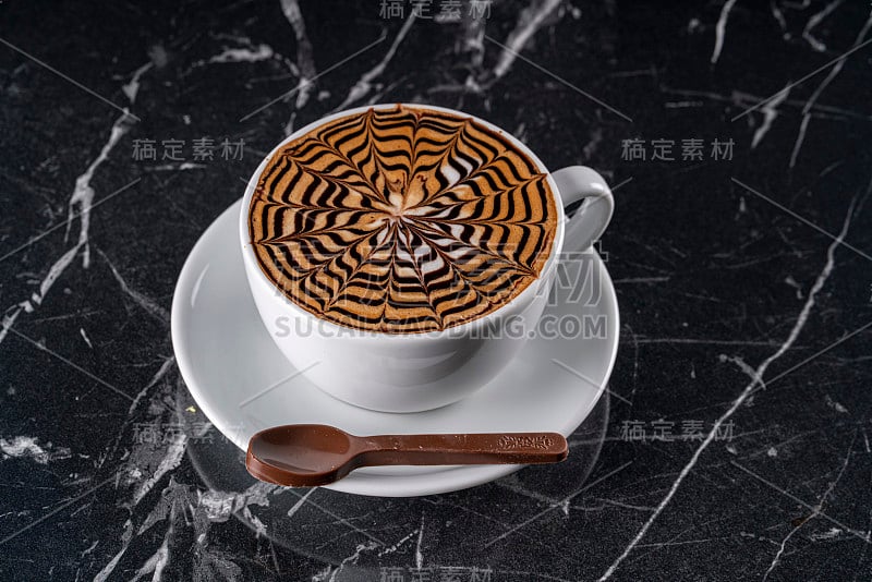 Art On Latte库存照片