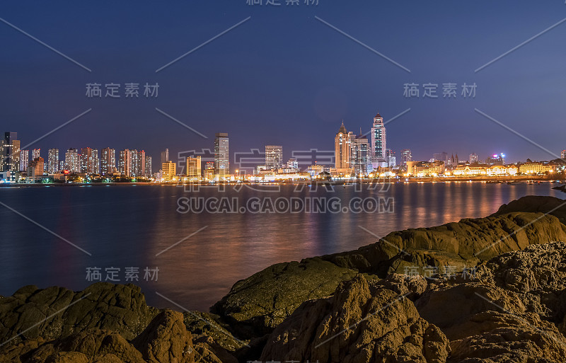 海滨城市夜景