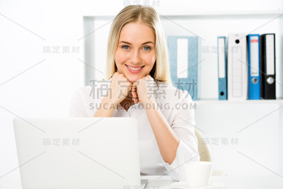 年轻的商业女性