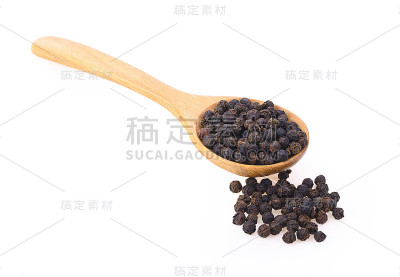 白背景上的干辣椒