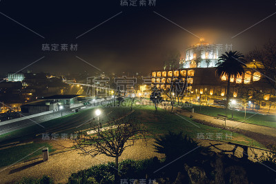 晚上的塞拉比拉修道院
