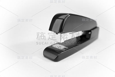 黑色的订书机