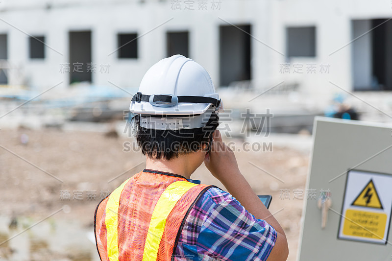 建筑工地的女建筑工程师