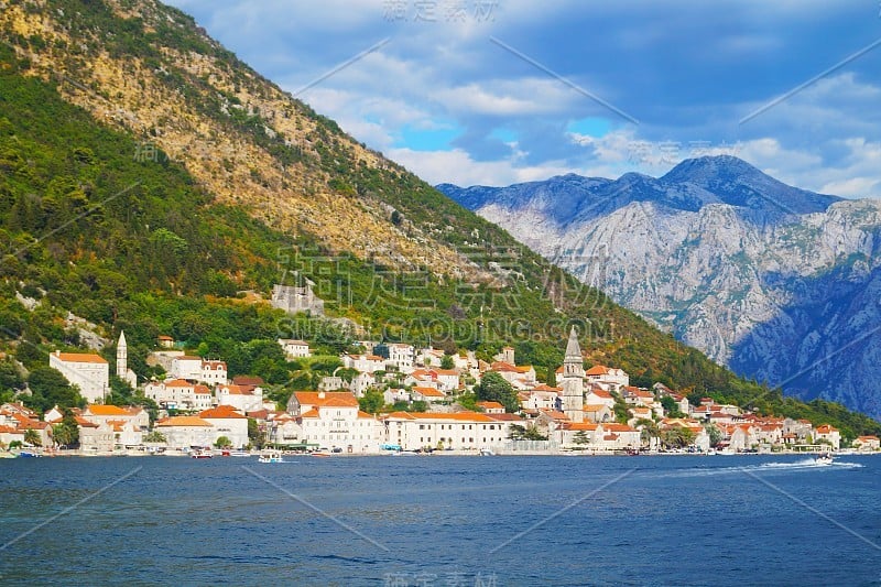 Perast,黑山。从海上看