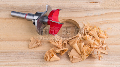 Forstner钻头。用于钻孔的精密平底孔的钢切削工具。木工