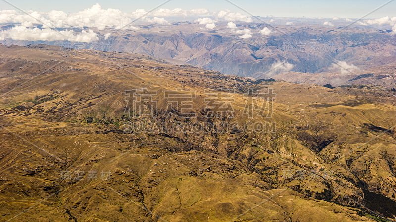 美丽的风景从秘鲁山区的空气